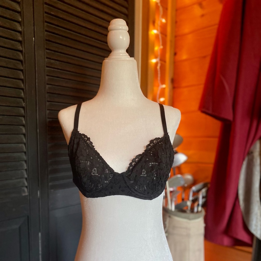 Lace Victoria Secret Bra 36C gently used